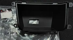 新品 純正品 三菱 インパネボックス 適合: ギャランフォルティス,ランサーエボリューションXのサムネイル