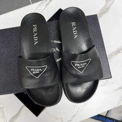 プラダ トングサンダル UK7 26センチ - メルカリ