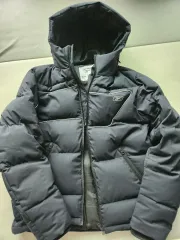 リーボック 正規品 トレーナー ダウン 新品 ランニング サッカー フットサル ジム 登山 トレッキング 自転車のサムネイル