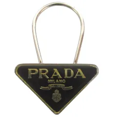 PRADA プラダ トライアングルロゴプレート キーホルダー キーリング バッグチャーム シルバーカラー×ブラック メンズ レディース 古着 中古 USEDのサムネイル