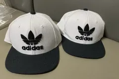 アディダス ユア(YOOA) キッズ ベースボールキャップ 白/ブラック 2個