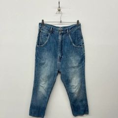 Levi's : ユーロ製 シンチバック立体裁断 変形デニム☆W30☆ - メルカリ