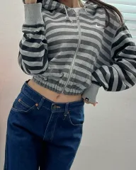(WOMEN)ナイキ クロップド ジップアップ フード - M1474