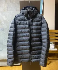 ARC'TERYX Cerium（アークテリクス セリウム）フーディ ブラック L 出品(傷 WHO 確認)のサムネイル