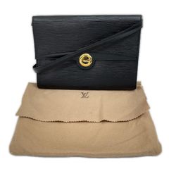 外観美品✨ルイヴィトン ショルダーバッグ 斜め掛け エピ レザー 