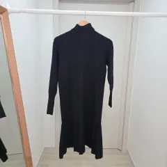 ブラック タートルネック ニット ロング ONE PIECEのサムネイル