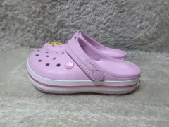 200 Crocs ピンク サンダル スリッパ ジュニア キッズ 子供靴