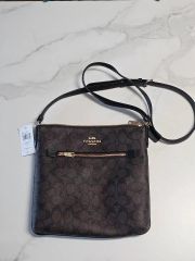 COACH SIG NS CROSSBODY F35940 新品 - メルカリ