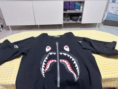即完売品！A BATHING APE クレイジーパターン シャーク スウェット