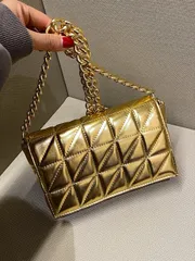 バッグ レディース ショルダーバッグ キルティングチェーンバッグ スクエア型 メタリック ドレス用バッグとしても ギフト・アウトフィット・パーティーにもお勧め キルティング