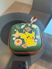 韓国オリーブヤング ポケモン30周年 リップ ピカチュウ ピンバッジ