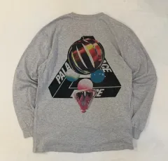 PALACE センス トライパーグ ロングスリーブ Tシャツ グレーのサムネイル