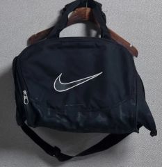 新品・未使用】ナイキ ゴルフ スポーツ ダッフル バッグ TG0203 - メルカリ