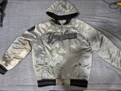 MLB シルバー フードスタジャン 出品 ダウン素材のサムネイル