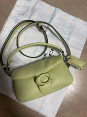 coach バンディットショルダーバッグ ネオンイエロー - メルカリ