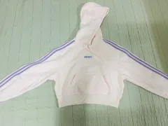 ノルディ クロップド フード クリーム色 xs 新品 タグ付きのサムネイル