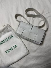未使用級】BOTTEGA VENETA ボッテガヴェネタ ラバー アルコ 白 - メルカリ