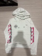 パックO オフホワイト 白 ピンク フードTシャツのサムネイル