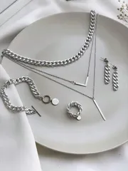 ジュエリー レディース セット シンプルな合金ブレスレット、イヤリング、チェーンネックレス、リング、レイヤードネックレスの5個セット