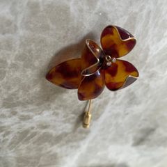 本鼈甲 花デザイン ブローチ - メルカリ