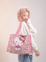 台湾7-11長腿KITTYランチバッグ＋チャームセットベージュレオパードVer 