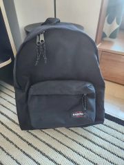 希少品 EASTPAK ブラック ドローストリングバック - メルカリ