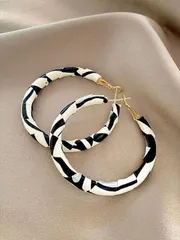ジュエリー レディース イヤーアクセサリー  ツートンカラーのフープイヤリング