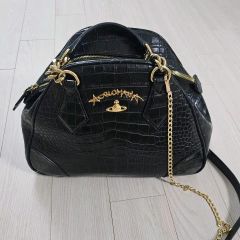 vivienne ハート型チャーム付きヤスミンバッグ - メルカリ