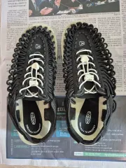KEEN ユニーク サンダル ブラック(275cm)