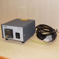 クワッドコンセント アース付100/200V30A→20A＆15A変換アダプター