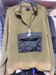 ナイキ フリース プルオーバー オリーブ