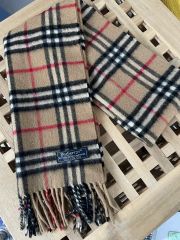 未使用品バーバリー暖かいロングBURBERRY チェック柄マフラー ネイビー