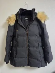 ZARA ブラック フード ファー ダウン アウター