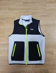 UNDER ARMOUR アンダーアーマー フリース ベスト 正規品(新品) ユニセックスのサムネイル