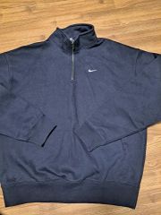 rapperイエローバックスさん着用Nike ソロスウォッシュ セットアップ黒 