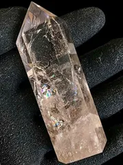 ★超迫力★天然水晶★ヒマラヤ産★高透明★レインボー入り★100A六角柱★超巨大９5ｇ★高85㎜台座付き★Ｄ3