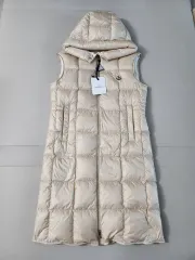 (値下げ)(新品) 正規品 MONCLER モンクレール グース ダウンベスト ロング丈 14y (55サイズ)のサムネイル