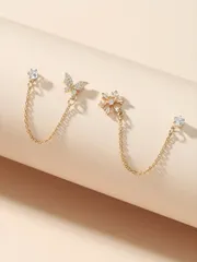 ジュエリー レディース イヤーアクセサリー  ジルコニア フラワーとバタフライ装飾のアシンメトリー コッパーピアス セット2個、バレンタイン、母の日、ギフト