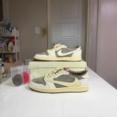 275 NIKE ジョーダン1 X トラヴィス スコット レトロ ロー OG SP スニーカー