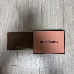 アクネ ストゥディオズ 財布のサムネイル