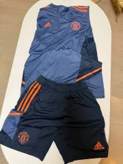 アディダス MANCHESTER UNITED FC トレーナー ノースリーブ ショーツ セット