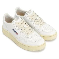 希少品・箱付】オートリー AUTRY MEDALIST スエード - メルカリ