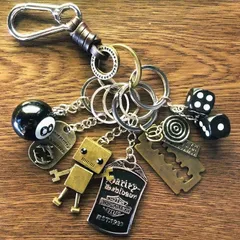 キーホルダー レトロ アメカジ ビンテージ 古着 ストリート ジャラジャラ ダイス 本革 ステンレス カラビナ ロボット HD01