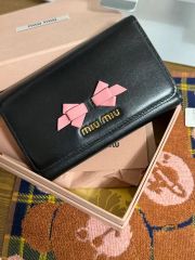 美品 miumiu ミュウミュウ 三つ折り財布 ラウンドジップ リボン ピンク