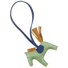 Salvatore Ferragamo】サルヴァトーレフェラガモ ヴァラ 21 6676/49