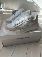 （新品）Calvin Klein カルバン・クライン CK正規品 レディース スニーカー 35(220)のサムネイル
