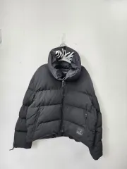DESCENTE 黒色 ダウン アウターのサムネイル