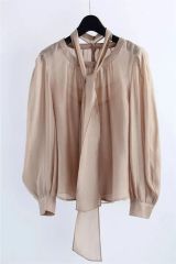 Chloe クロエ シルク100% ビジュー装飾 ブラウス 36 美品 Chloe クロエ シルク100% ビジュー装飾 ブラウス 36 美品 - メルカリ