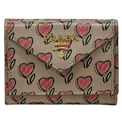 プラダ　PRADA 二つ折り財布　ハート柄　美品　 VIT MOVE LOVE PRADA VIT MOVE LOVE 三つ折り財布 - メルカリ
