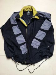 M 黒 岩柄 AOP ナイキ トレイル LTWT パッカブル ジャケット - メルカリ